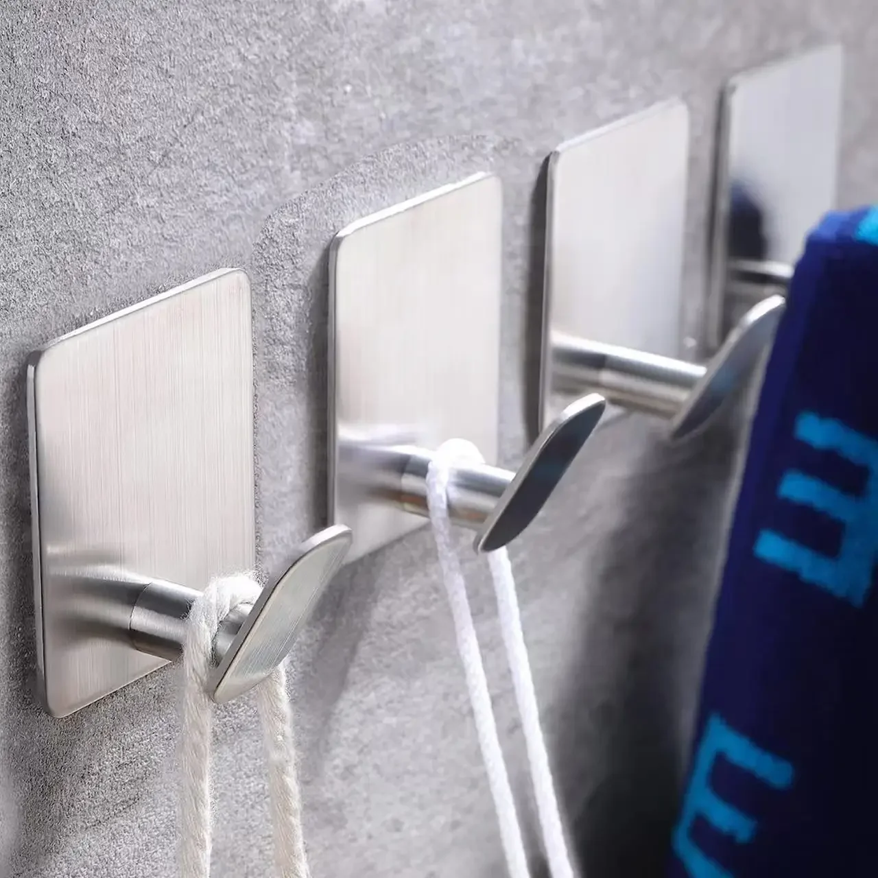 Ganci appendiabiti da bagno in - Robe Hook Adhesive recensione e prezzo